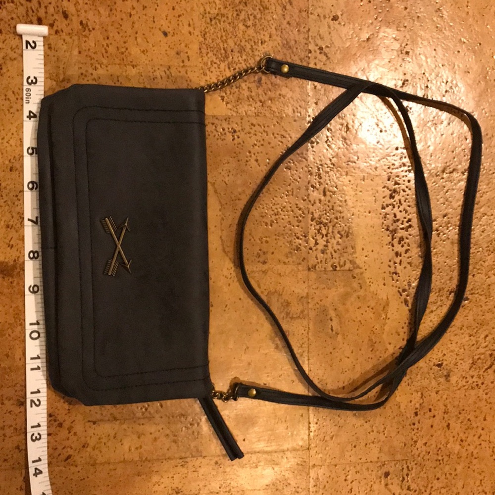 Clutch shoulder bag, magnet fasteners